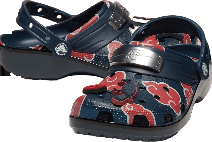 Crocs Naruto Shippuden modèle Itachi : sabot bleu nuit à nuages rouges